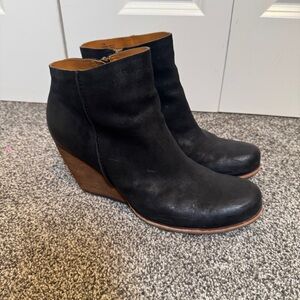 Kork-Ease Natalya Black Leather Wedge Zip Ankle Booties Womens Size 11M